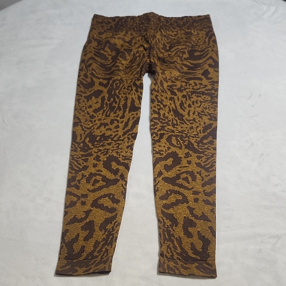 Gymshark Wild Patterned Leggings in Brown and Tan - Picture 4 of 9